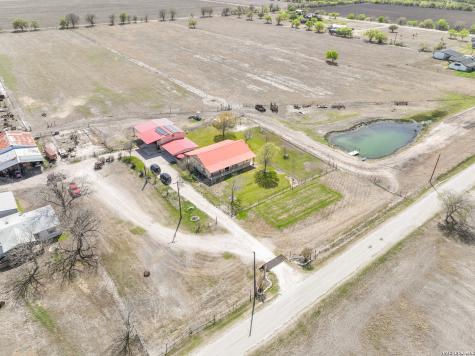 15980 County Road 582 Lacoste TX 78039