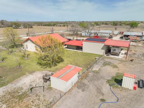 15980 County Road 582 Lacoste TX 78039