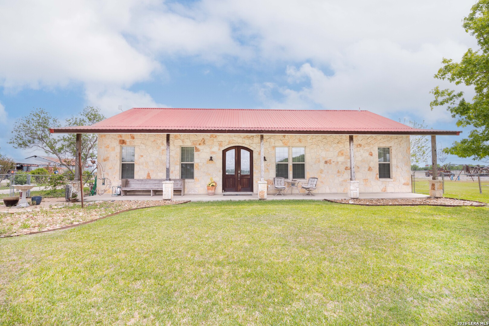 15980 County Road 582 Lacoste TX 78039