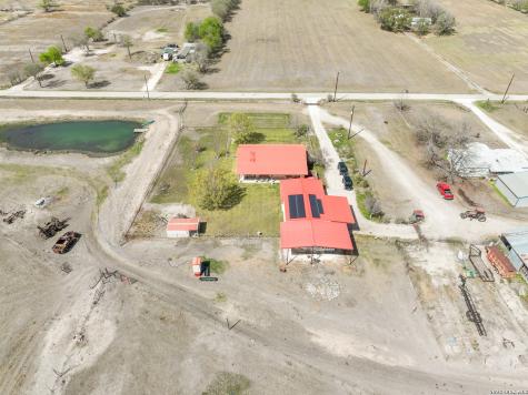 15980 County Road 582 Lacoste TX 78039