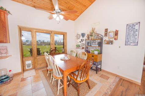 15980 County Road 582 Lacoste TX 78039
