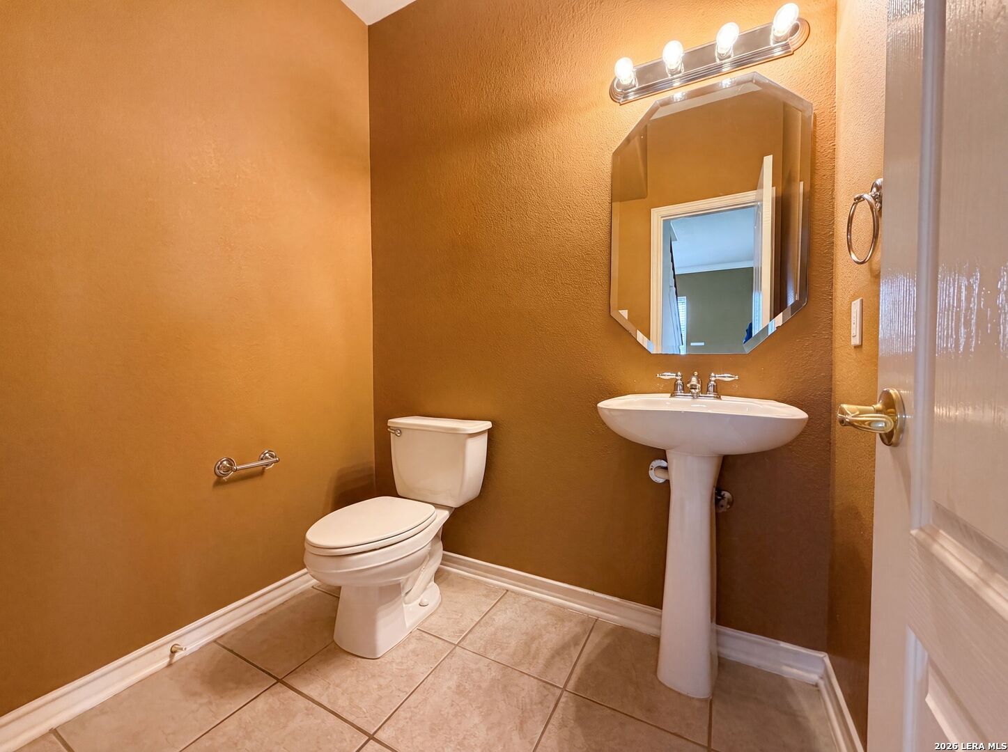 1108 Pinnacle Falls San Antonio TX 78260