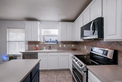 938 Magnolia Summit San Antonio TX 78251