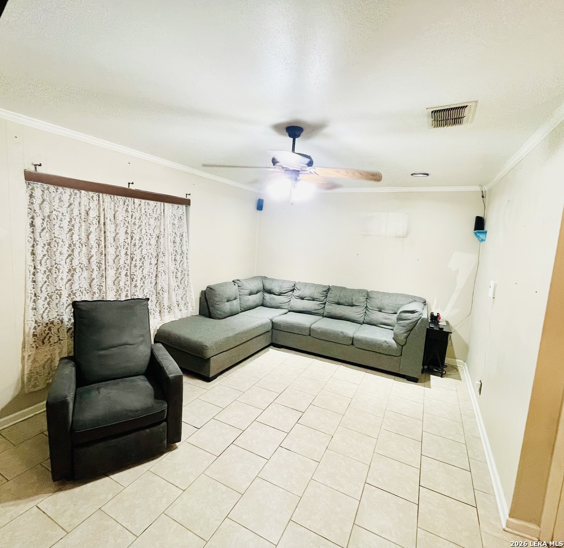 202 Michelle Converse TX 78109