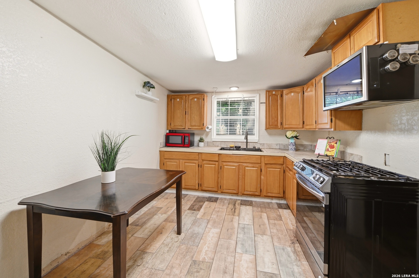 1050 Kendalia Avenue San Antonio TX 78221