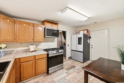 1050 Kendalia Avenue San Antonio TX 78221