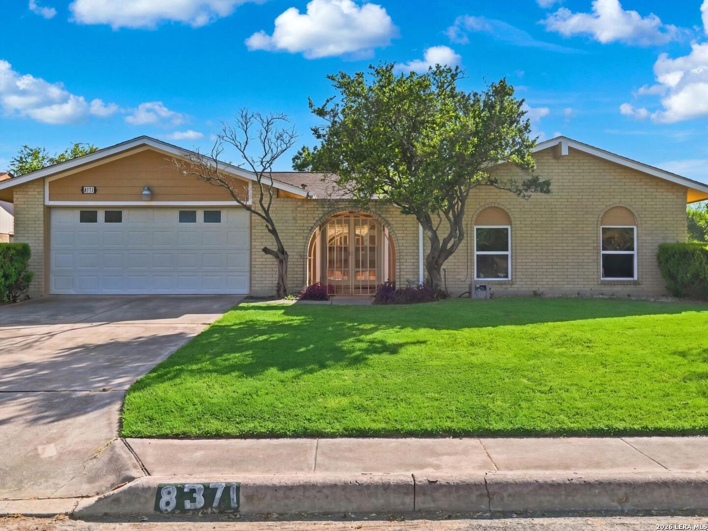 8371 Bent Waters San Antonio TX 78239