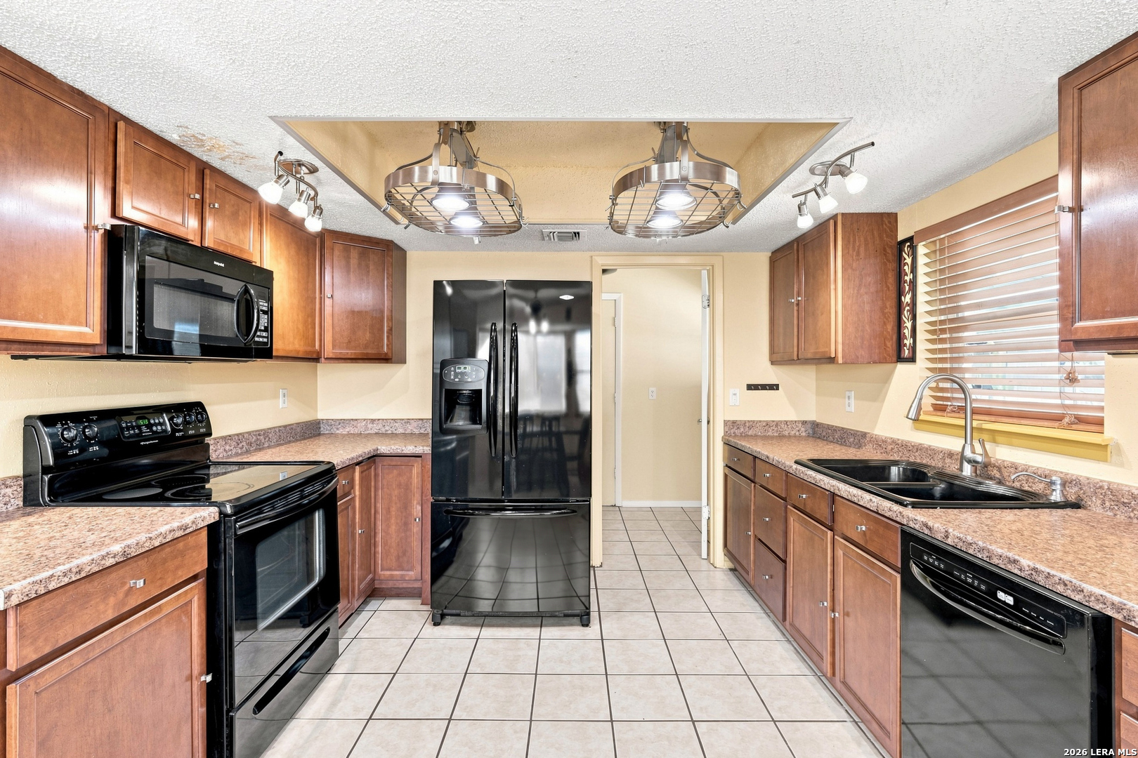 8371 Bent Waters San Antonio TX 78239