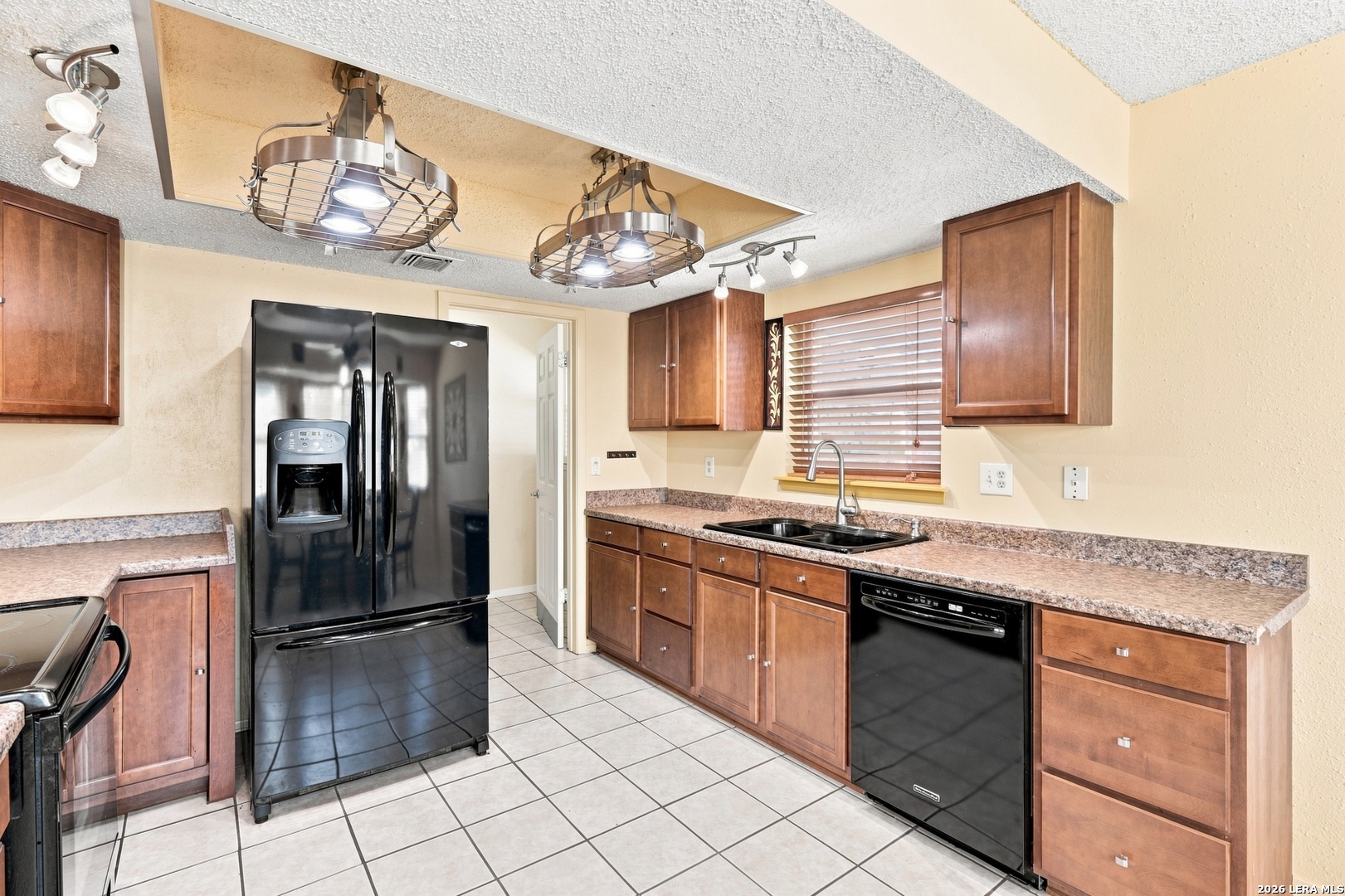 8371 Bent Waters San Antonio TX 78239