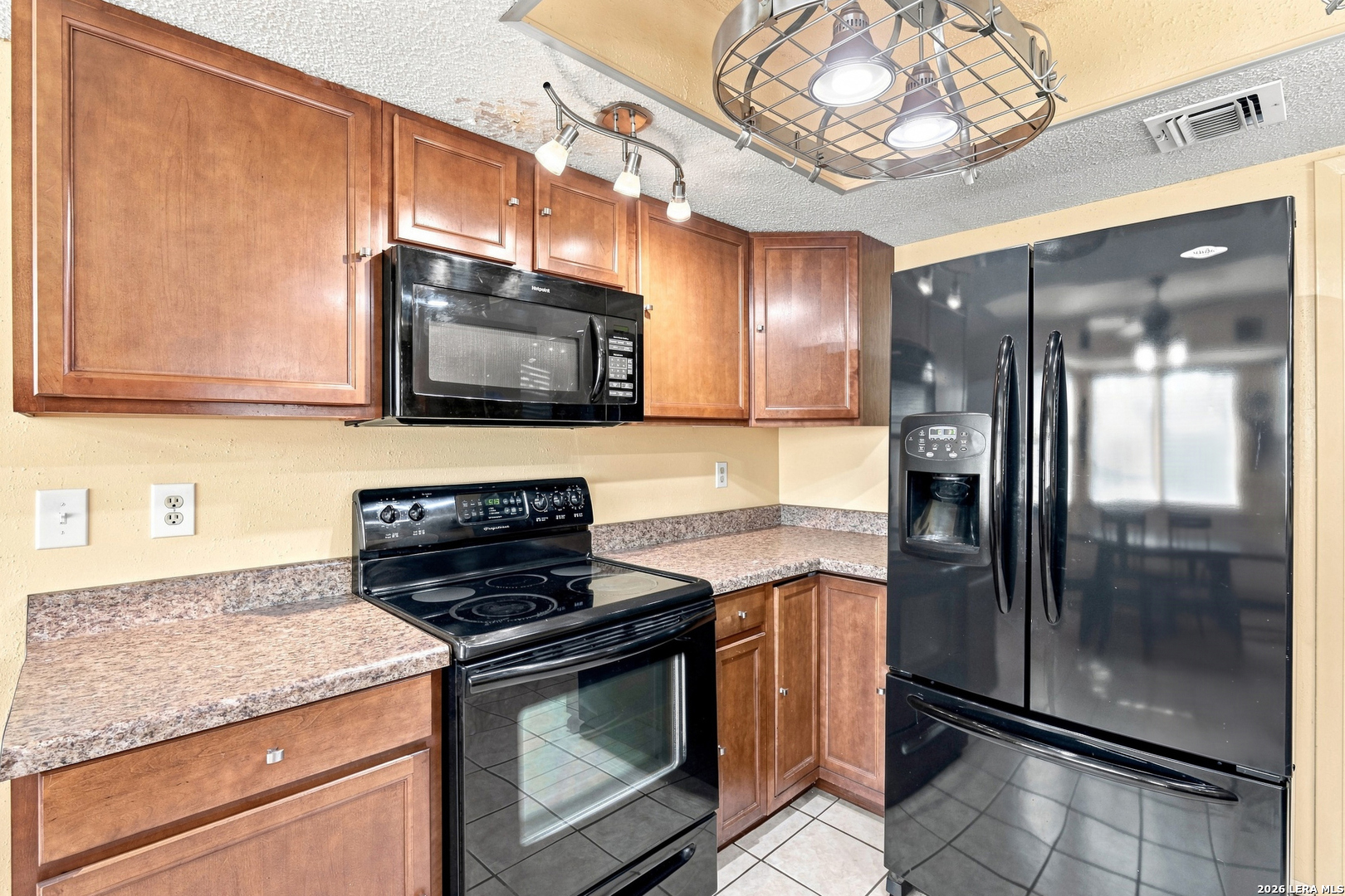 8371 Bent Waters San Antonio TX 78239