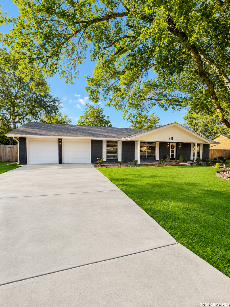 641 Richfield Drive Windcrest TX 78239