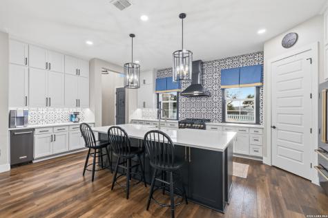 2551 Lakeshore Drive Canyon Lake TX 78133