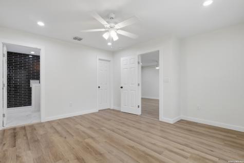 1422 Kayton San Antonio TX 78210