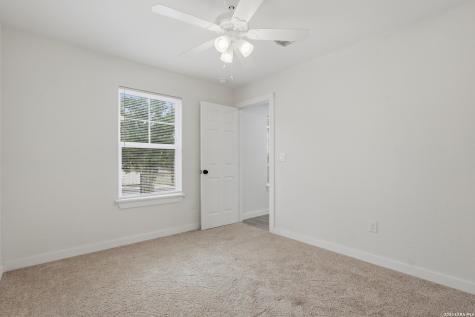 1422 Kayton San Antonio TX 78210