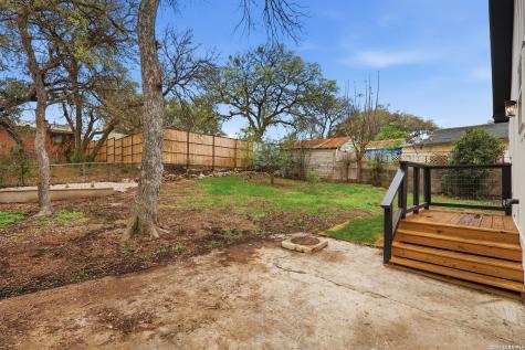 1422 Kayton San Antonio TX 78210