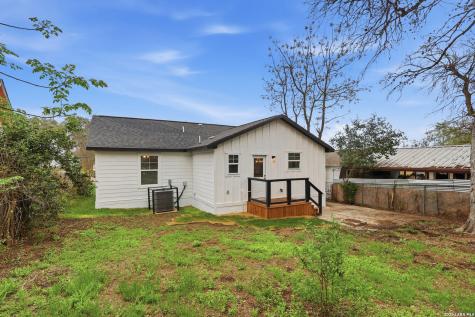 1422 Kayton San Antonio TX 78210