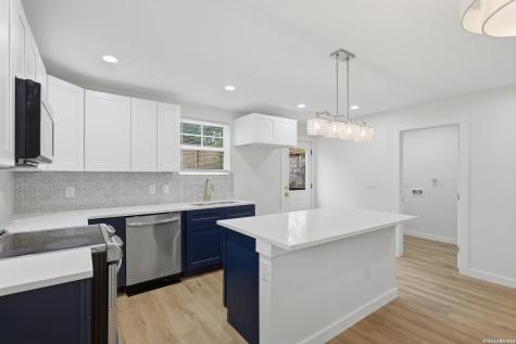 1422 Kayton San Antonio TX 78210