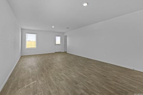 16035 Mahogany Way Elmendorf TX 78112