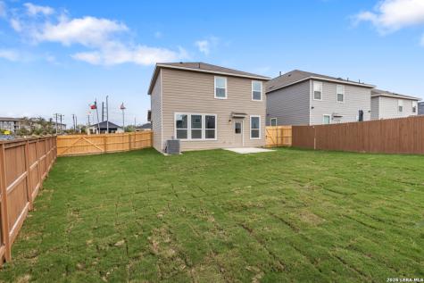 5006 Kayak Cove Elmendorf TX 78112