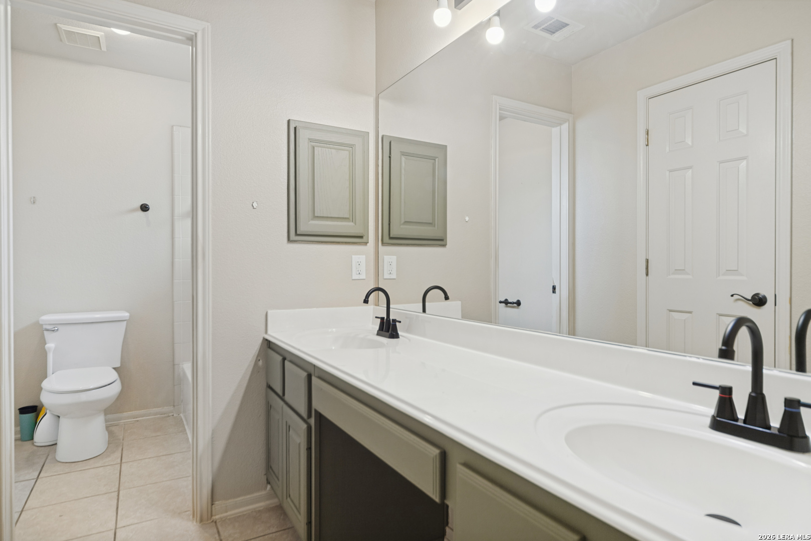1543 Overlook Creek San Antonio TX 78260