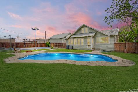 130 W Schulz Street Marion TX 78124