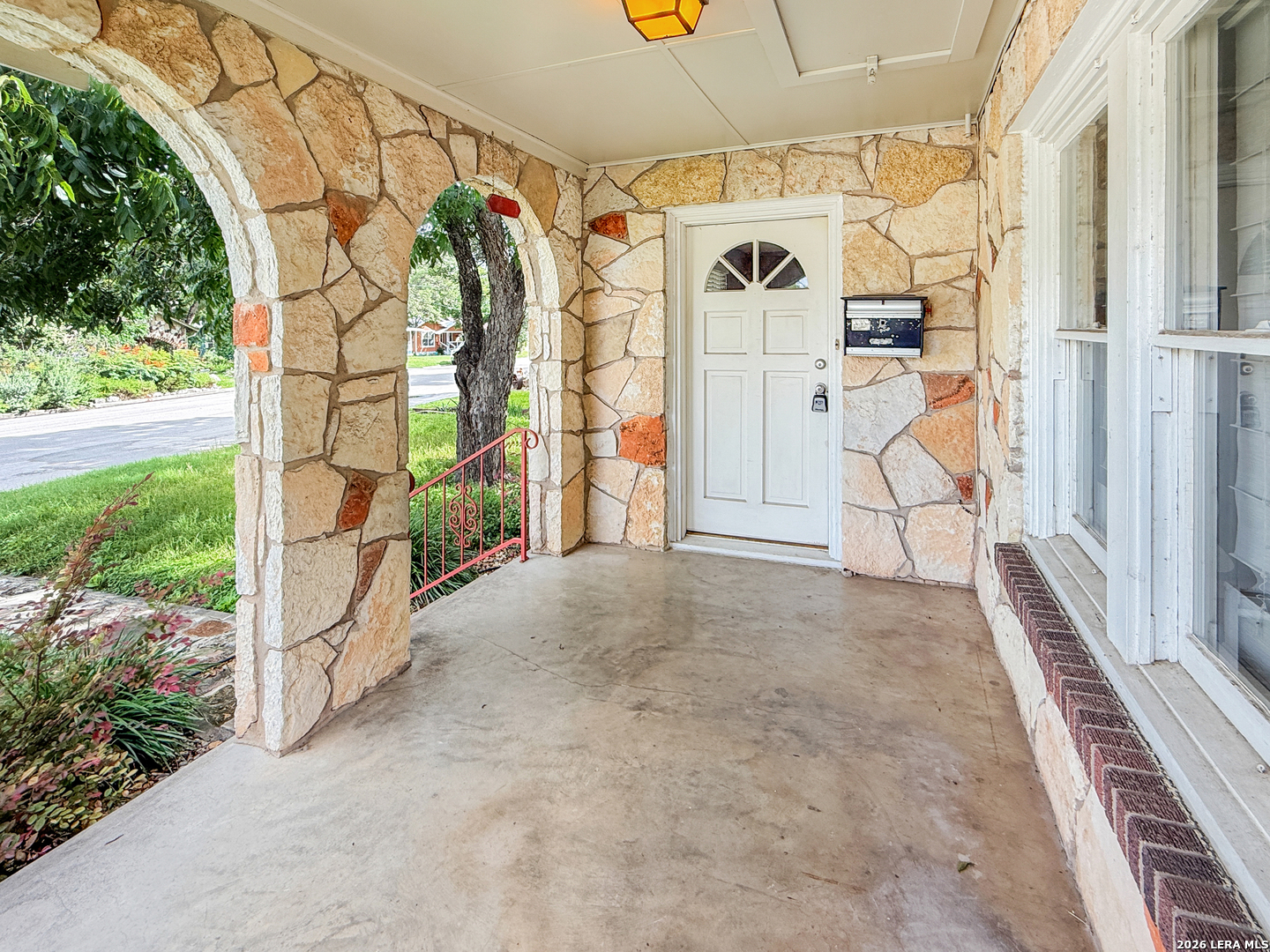 1195 W Coll Street New Braunfels TX 78130