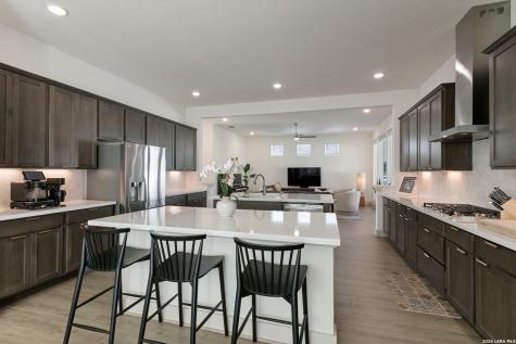 301 Vamanos Boerne TX 78006