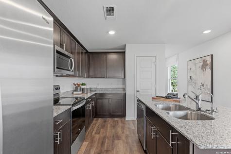 5155 Bay Breeze San Antonio TX 78245