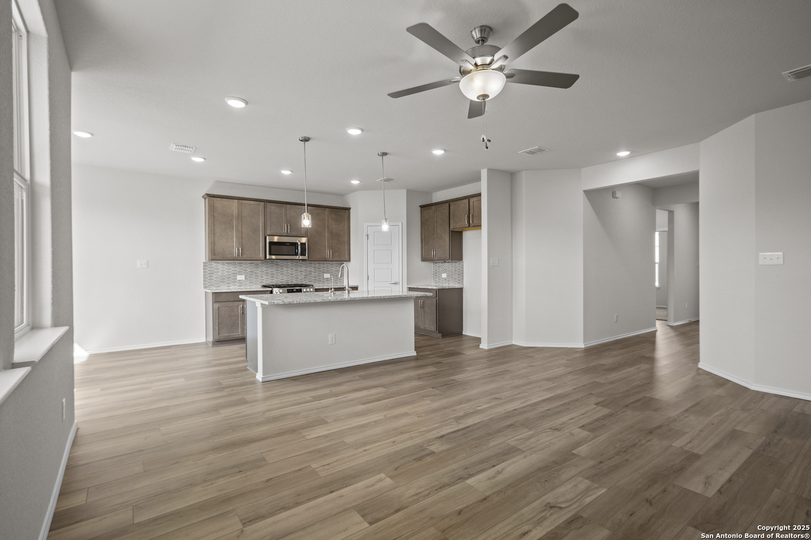 6875 Comanche Cave San Antonio TX 78233