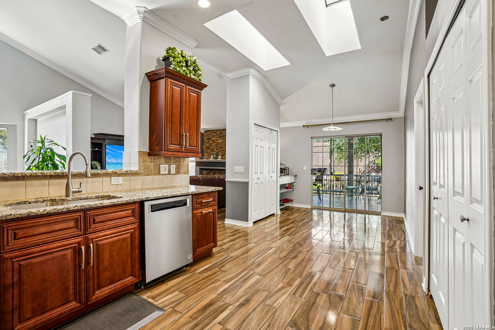 10041 Nugget Creek Converse TX 78109
