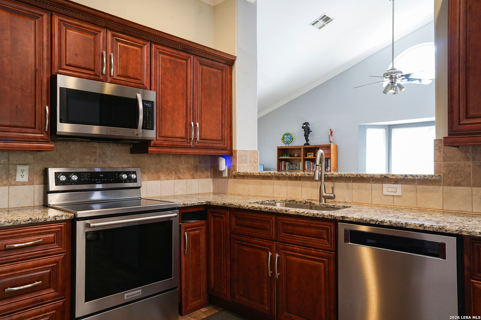 10041 Nugget Creek Converse TX 78109
