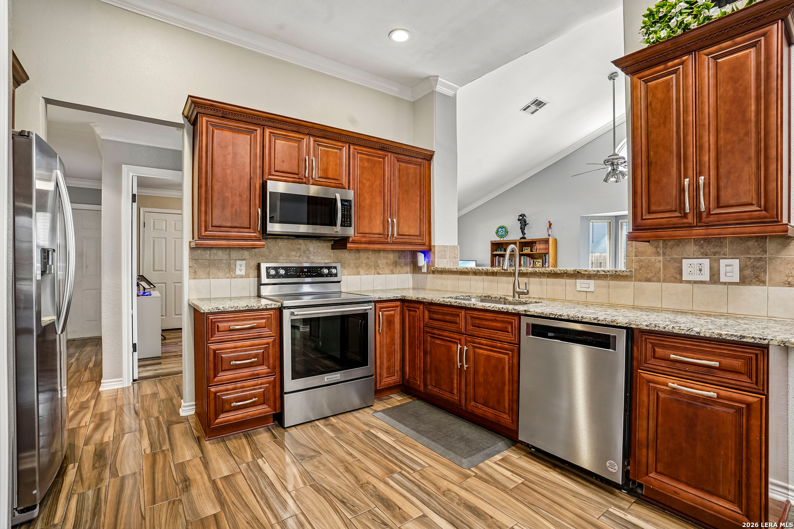 10041 Nugget Creek Converse TX 78109