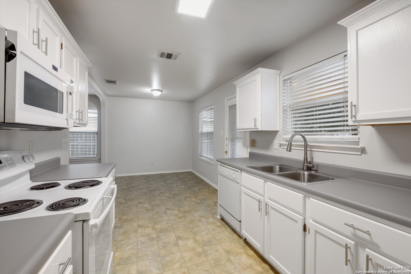 9427 Velvet Spring San Antonio TX 78254