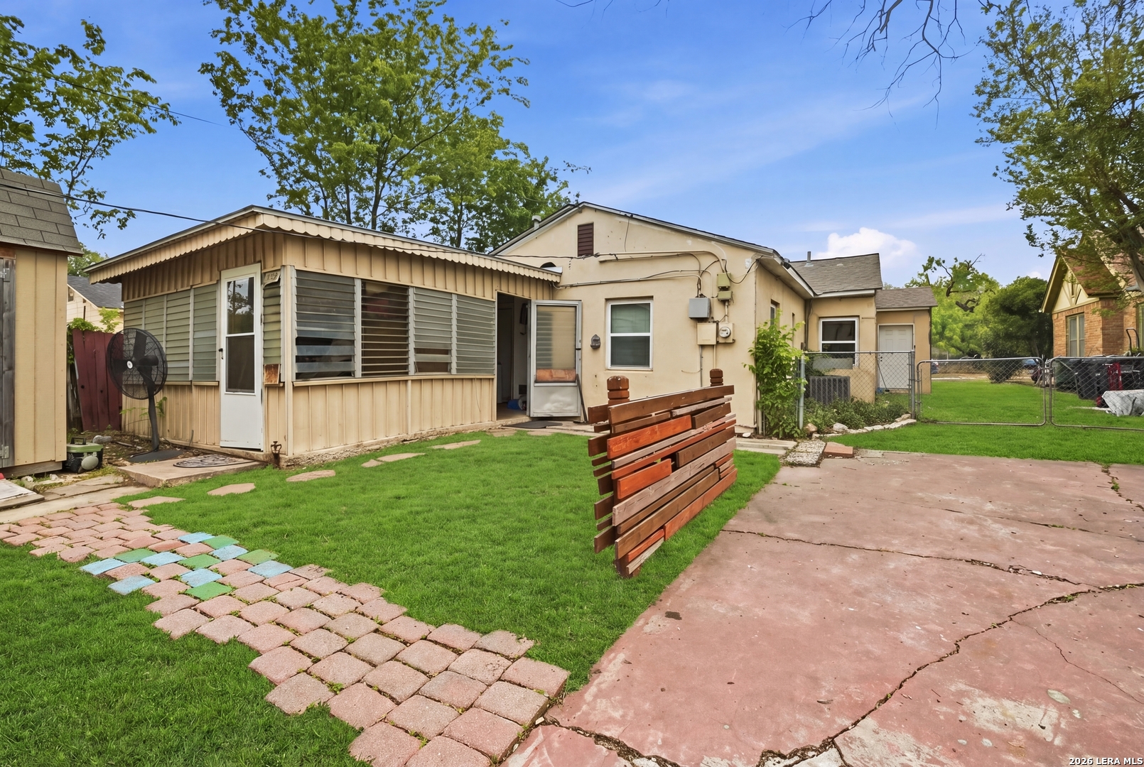1938 W Kings Highway San Antonio TX 78201