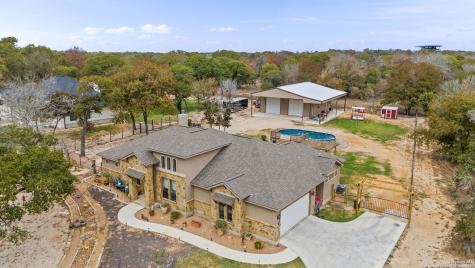 189 Oak Fields Drive Floresville TX 78114