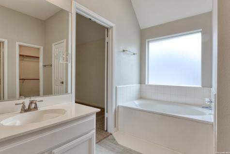 918 Riverstone San Antonio TX 78258