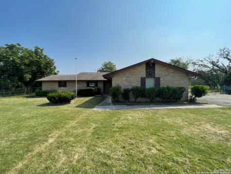 132 Shin Oak Drive Bandera TX 78003