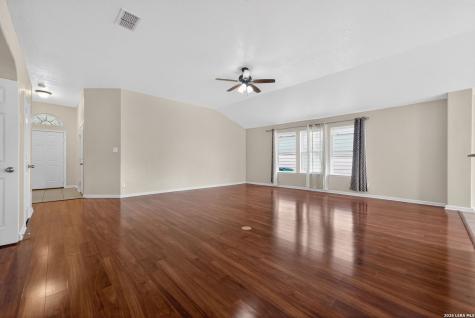 5310 Gemsbuck Chase San Antonio TX 78251