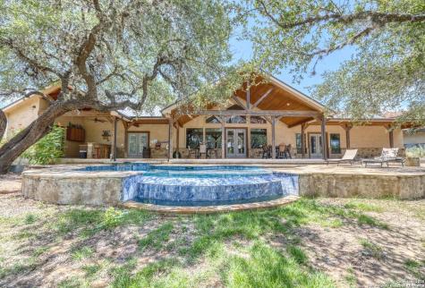 216 Skipping Stone Concan TX 78838