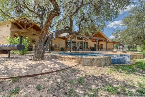 216 Skipping Stone Concan TX 78838