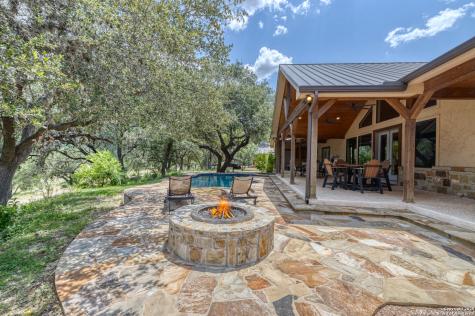 216 Skipping Stone Concan TX 78838