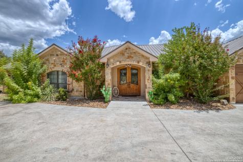 216 Skipping Stone Concan TX 78838