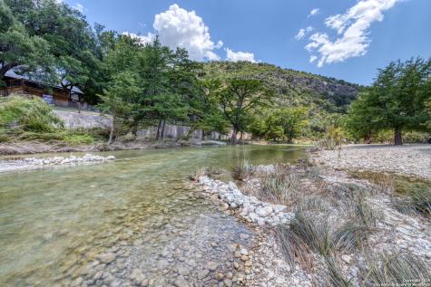 216 Skipping Stone Concan TX 78838
