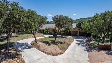 216 Skipping Stone Concan TX 78838