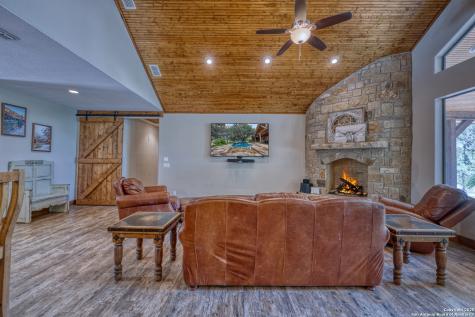 216 Skipping Stone Concan TX 78838