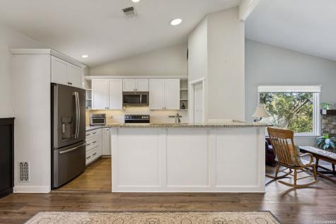 515 Valley Ridge Canyon Lake TX 78133
