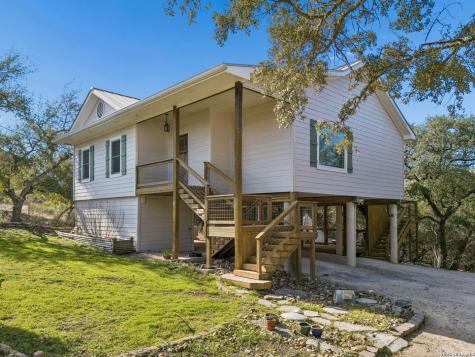 515 Valley Ridge Canyon Lake TX 78133