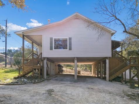 515 Valley Ridge Canyon Lake TX 78133