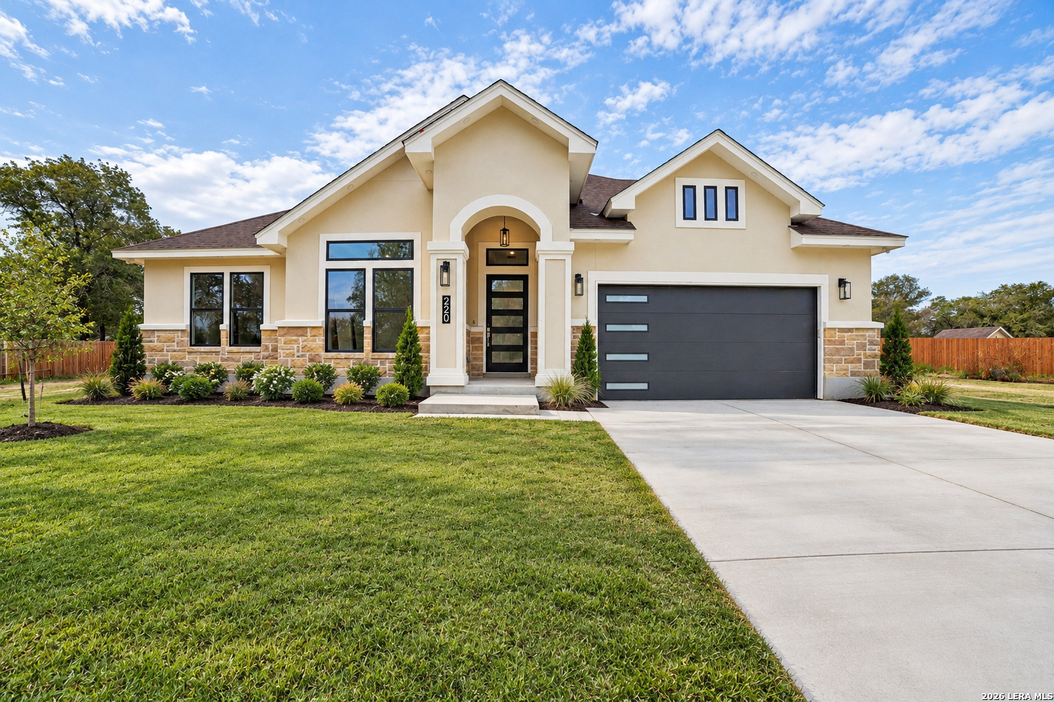 220 County Road 6864 Natalia TX 78059