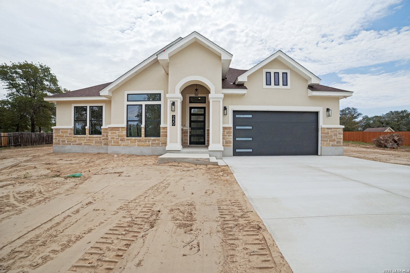 220 County Road 6864 Natalia TX 78059